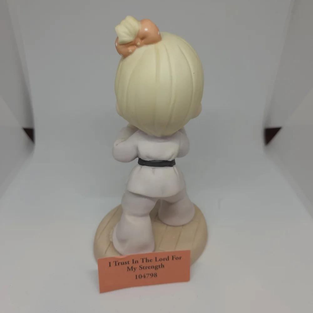Precious Moments "I Trust in the Lord for My Strength" Item #104787 - Picture 4 of 5